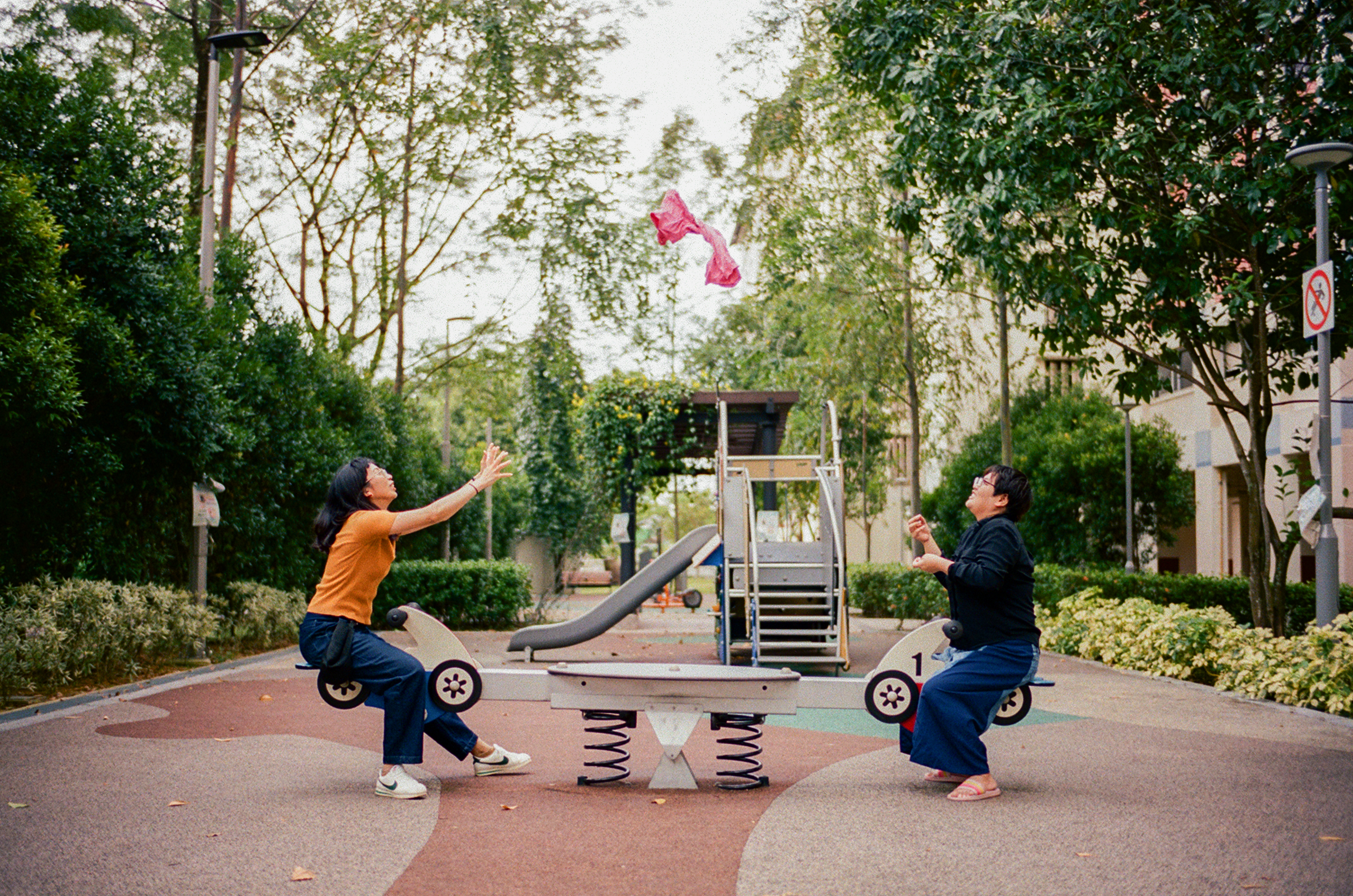 [35mm-portra400]valentines-pinktee-18-1727369082.jpg